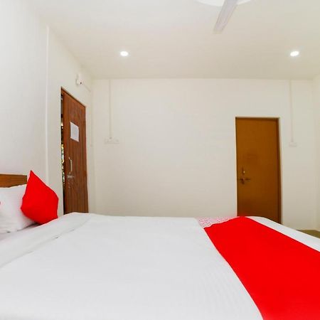 Oyo 40893 Hotel Lotus Guwahati Dış mekan fotoğraf