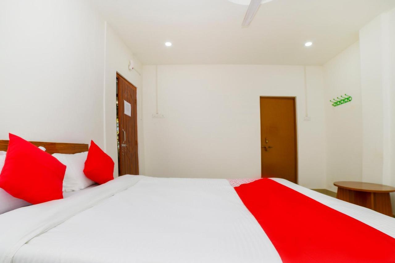 Oyo 40893 Hotel Lotus Guwahati Dış mekan fotoğraf