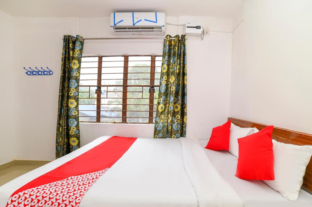 Oyo 40893 Hotel Lotus Guwahati Dış mekan fotoğraf