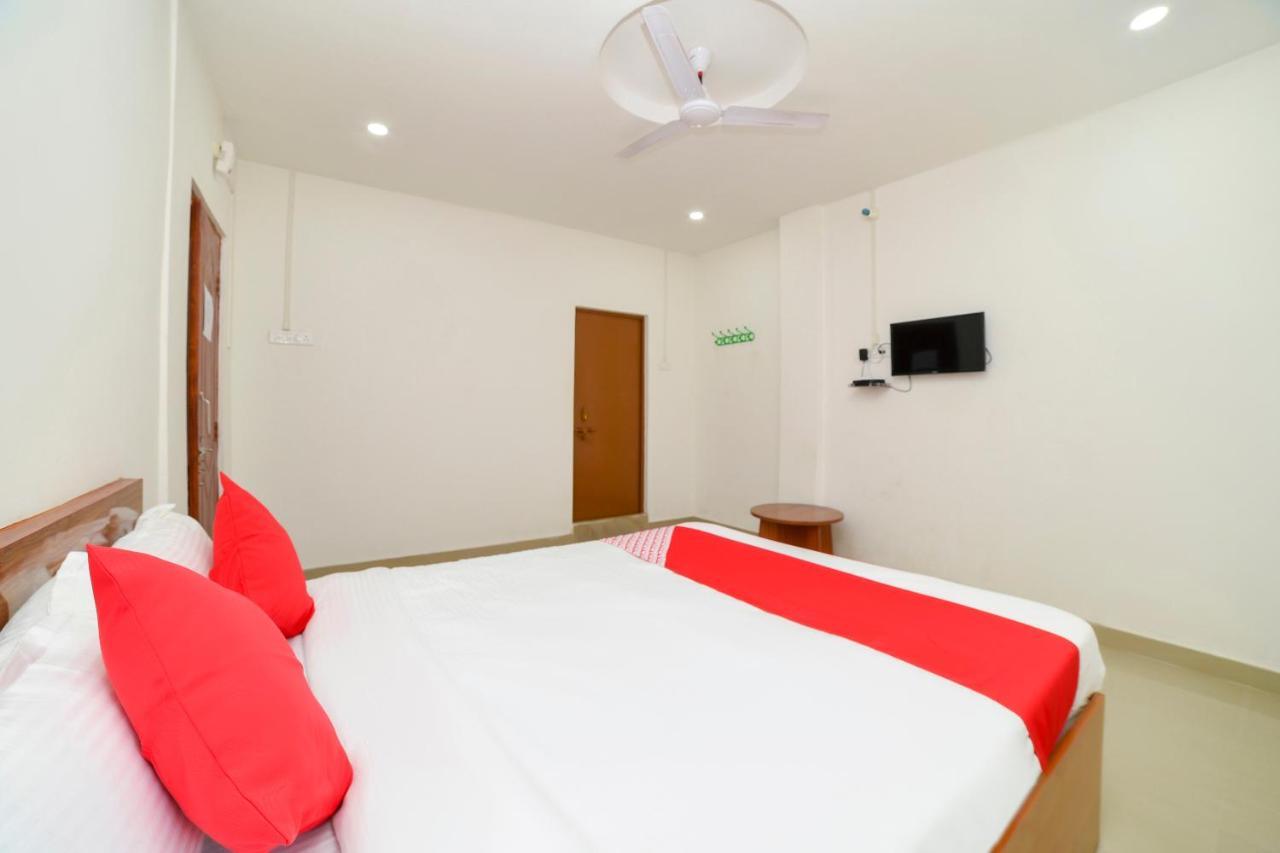Oyo 40893 Hotel Lotus Guwahati Dış mekan fotoğraf