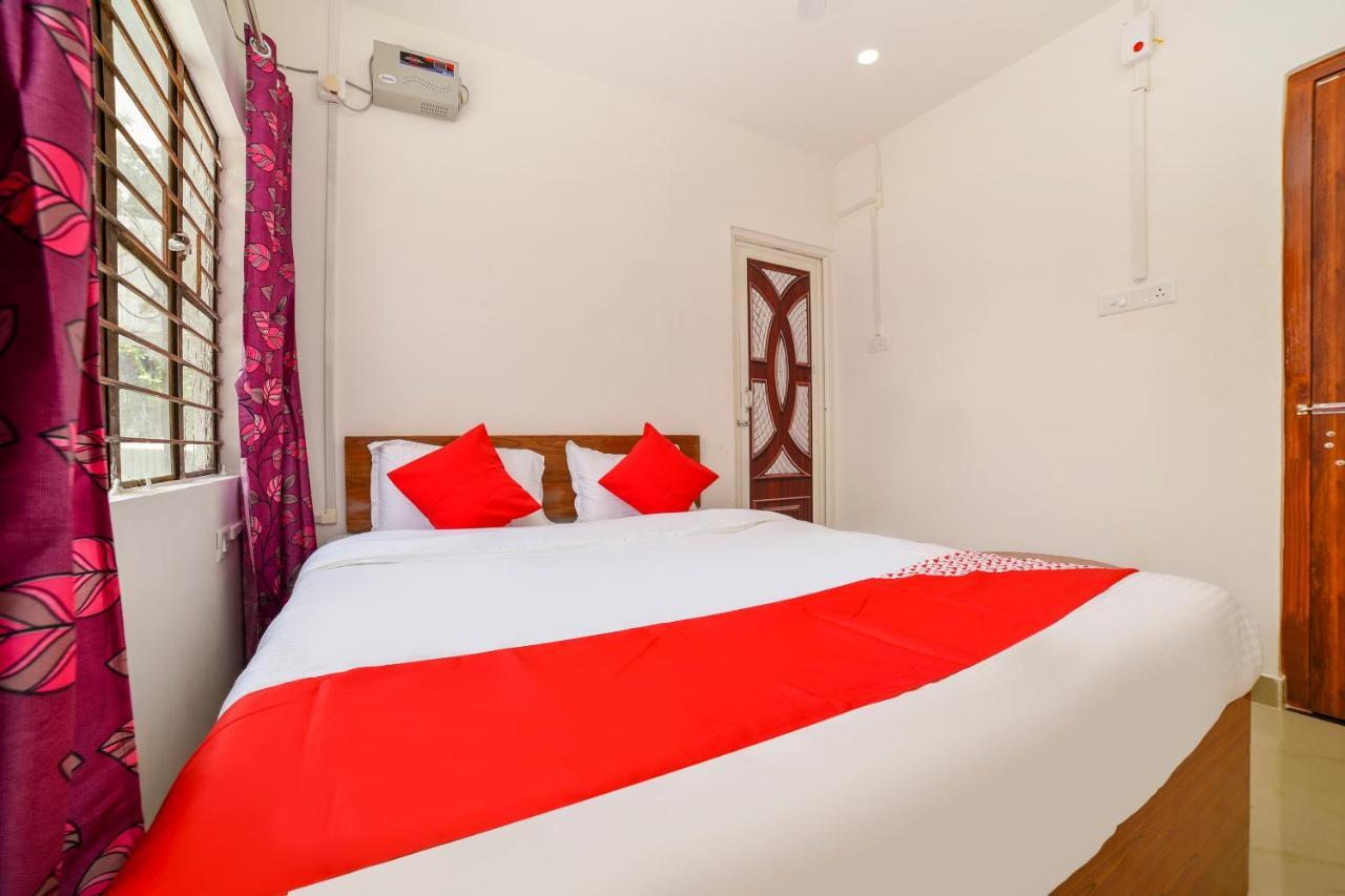 Oyo 40893 Hotel Lotus Guwahati Dış mekan fotoğraf