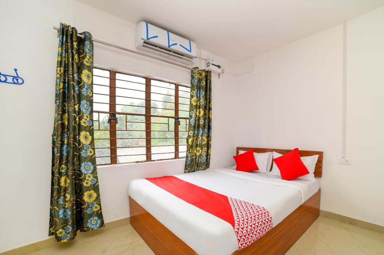 Oyo 40893 Hotel Lotus Guwahati Dış mekan fotoğraf